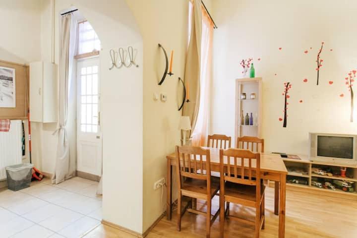 Center Of The City, - It'S Only Yours, With Two Bedrooms, 1 Price For 3 — Photos 1